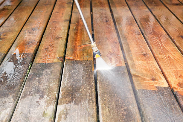 Best Deck Cleaning Services  in Balmville, NY
